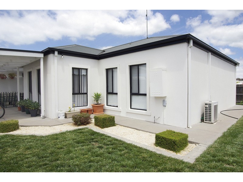 3 Thornton Close, Lovely Banks VIC 3221