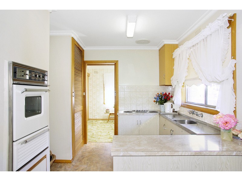12 Watsons Road, Newcomb VIC 3219