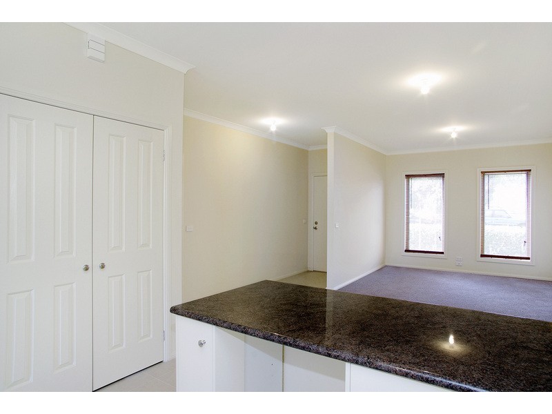 1/19 Seabreeze Parade, North Shore VIC 3214