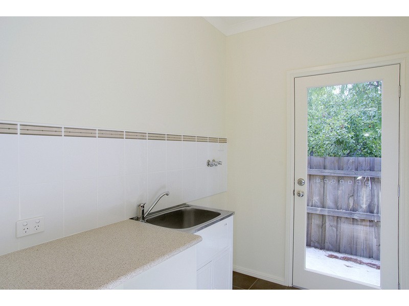 1/19 Seabreeze Parade, North Shore VIC 3214