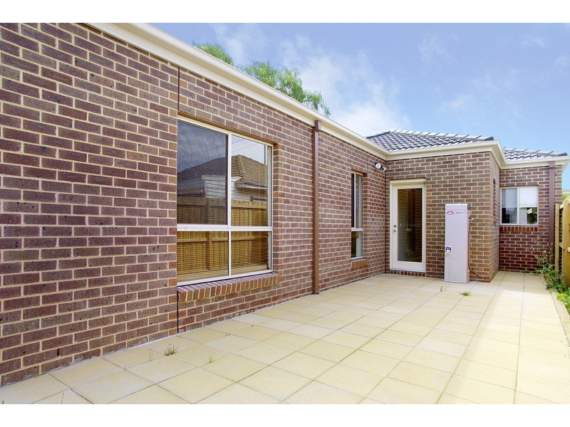 1/19 Seabreeze Parade, North Shore VIC 3214