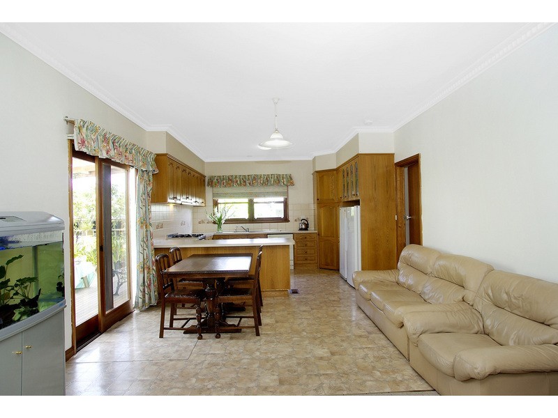 11 Roxby Street, Manifold Heights VIC 3218