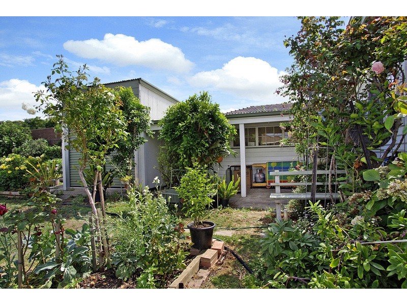 11 Roxby Street, Manifold Heights VIC 3218