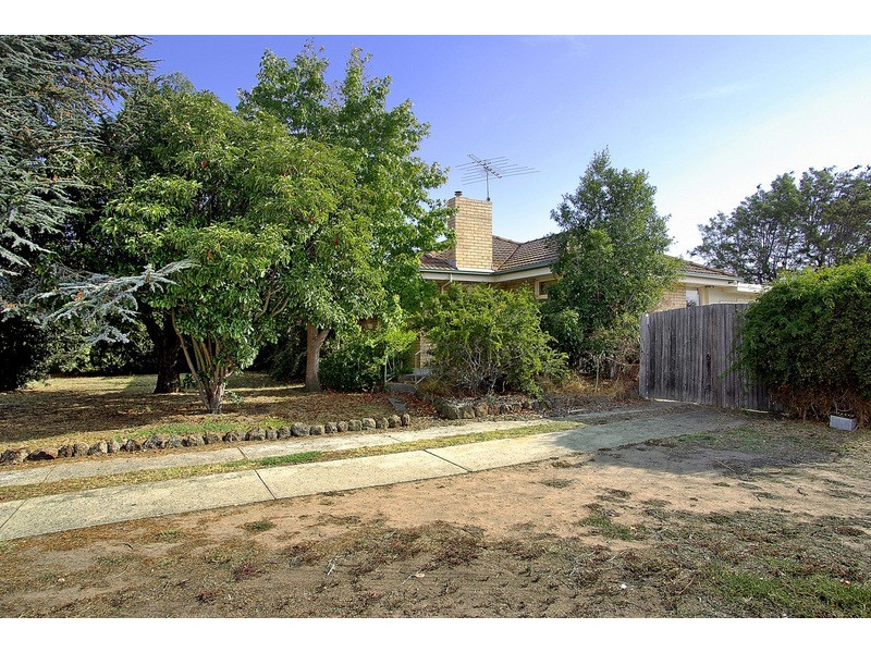 10 Chapel Street, Whittington VIC 3219