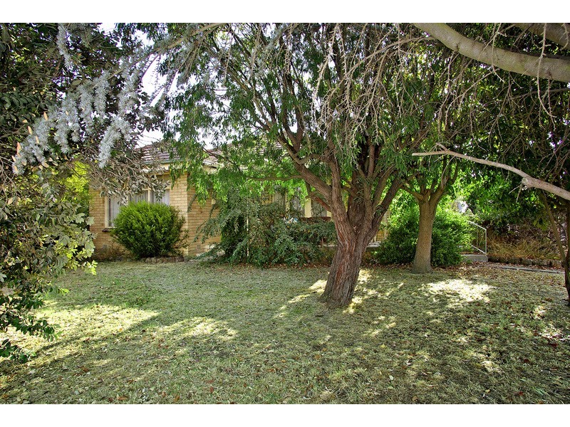 10 Chapel Street, Whittington VIC 3219