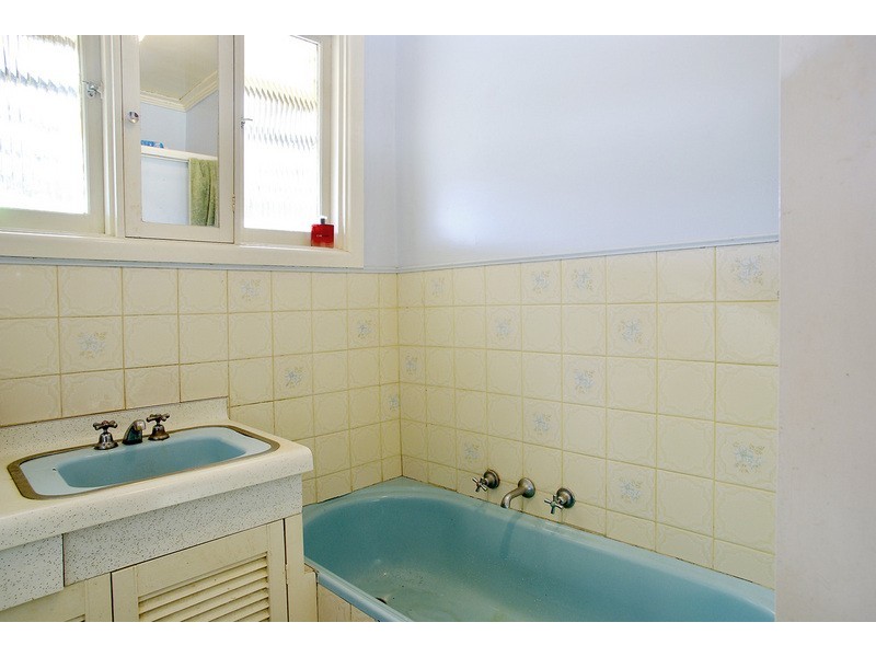 10 Chapel Street, Whittington VIC 3219