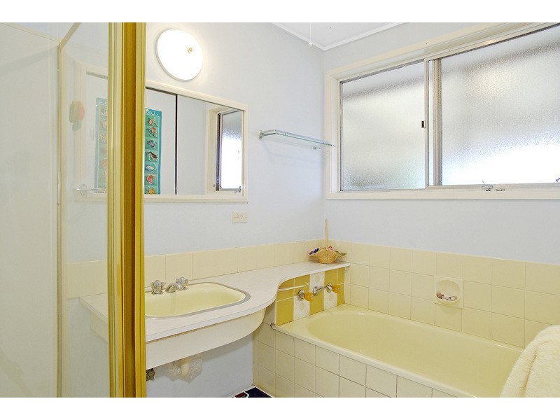 10 Lucas Street, Newcomb VIC 3219