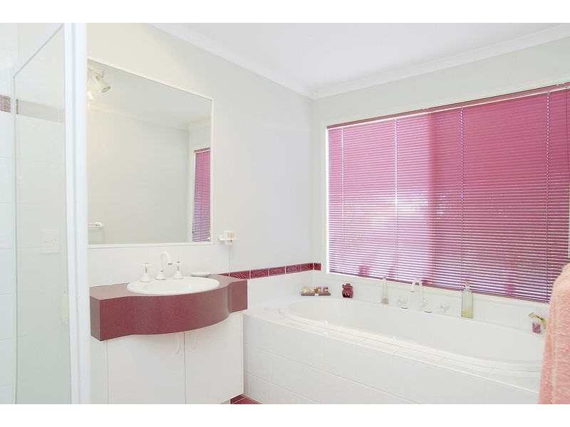 10 Thornton Close, Lovely Banks VIC 3221