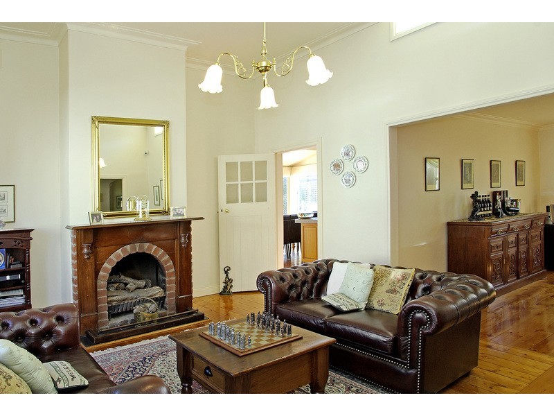 39 Stinton Avenue, Newtown VIC 3220