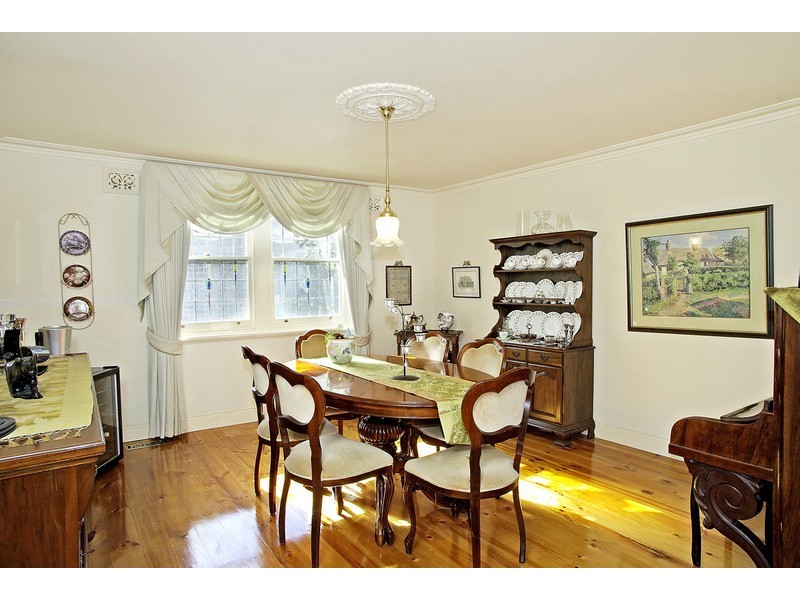 39 Stinton Avenue, Newtown VIC 3220