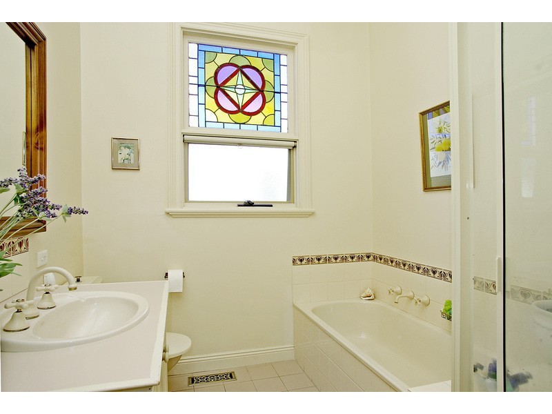 39 Stinton Avenue, Newtown VIC 3220