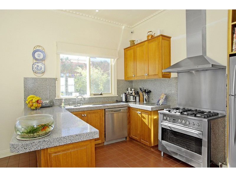 39 Stinton Avenue, Newtown VIC 3220