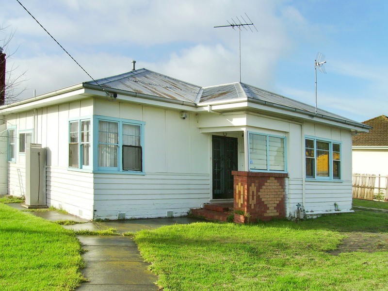 1 Tanner Street, Breakwater VIC 3219