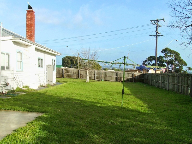 1 Tanner Street, Breakwater VIC 3219