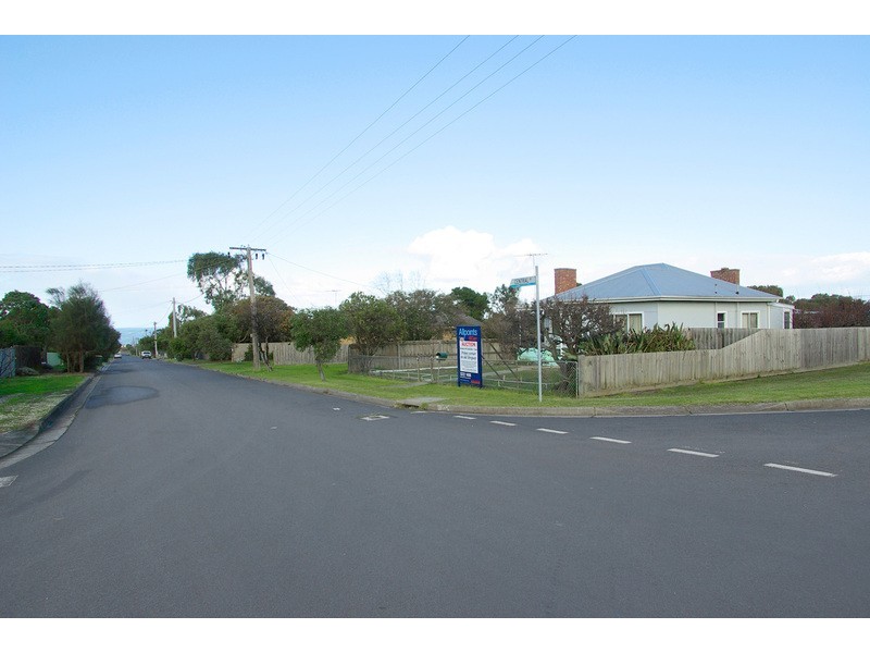 47 Central Avenue, Torquay VIC 3228