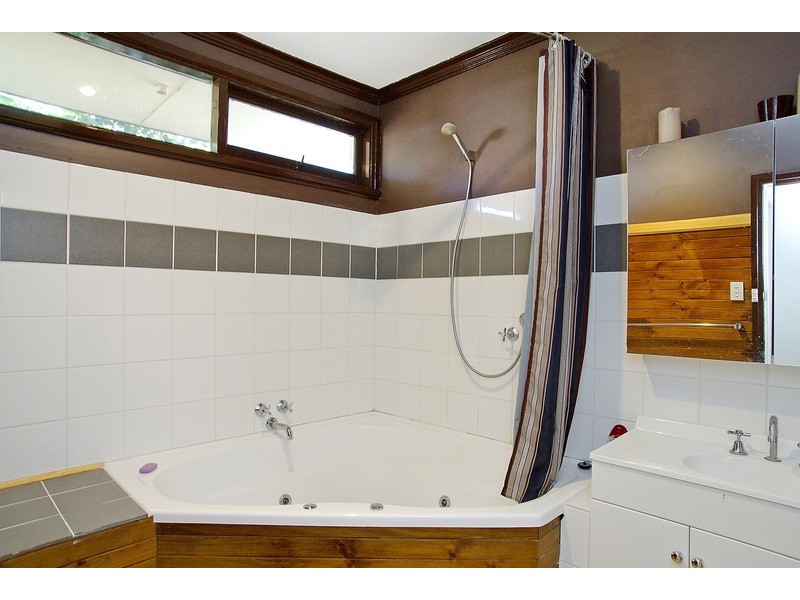 242 Wilsons Road, Whittington VIC 3219
