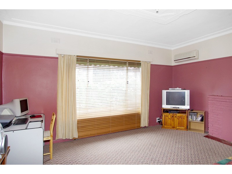 104 Thompsons Road, North Geelong VIC 3215