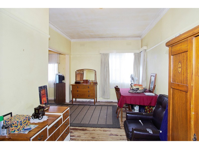 104 Thompsons Road, North Geelong VIC 3215