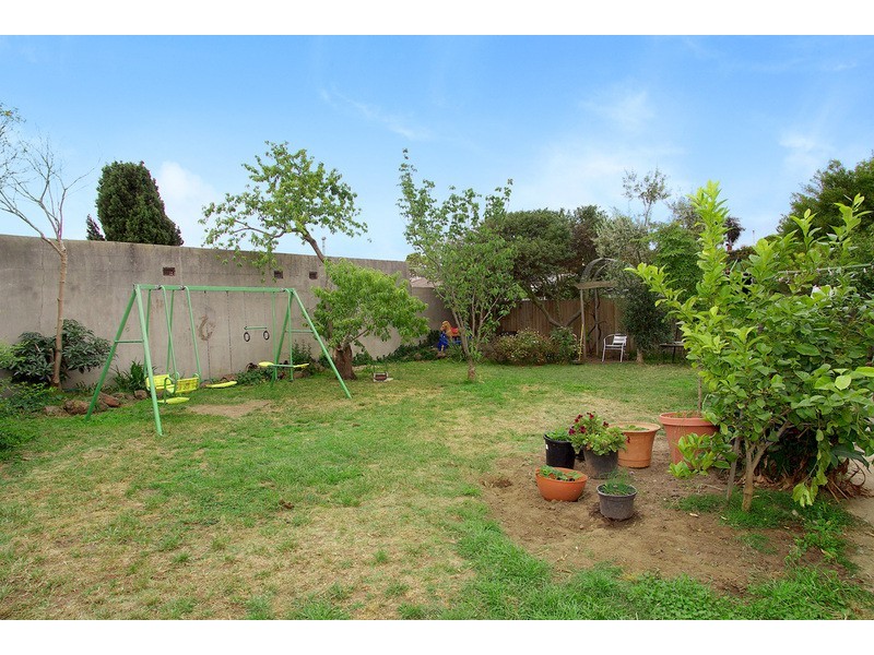 104 Thompsons Road, North Geelong VIC 3215