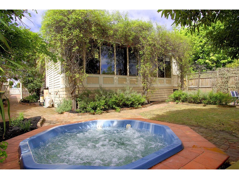 42 Virginia Street, Newtown VIC 3220