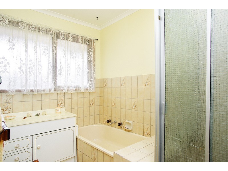 21 Enfield Drive, St Albans Park VIC 3219