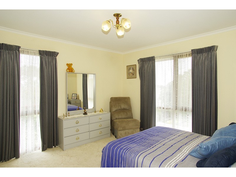 21 Enfield Drive, St Albans Park VIC 3219