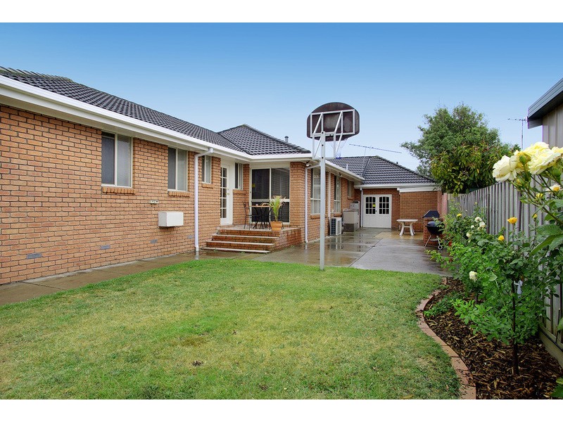 2 Hickey Street, Whittington VIC 3219