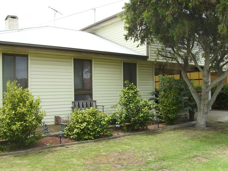 19 Westmoreland Street, St Albans Park VIC 3219