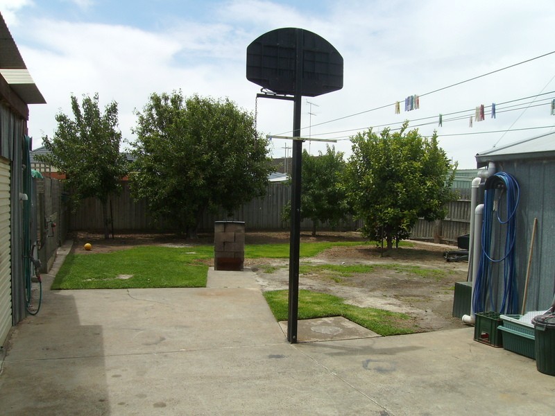 19 Westmoreland Street, St Albans Park VIC 3219