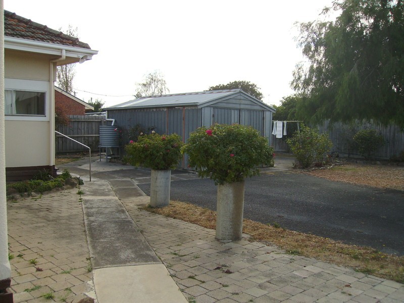 19 Carruthers Court, East Geelong VIC 3219