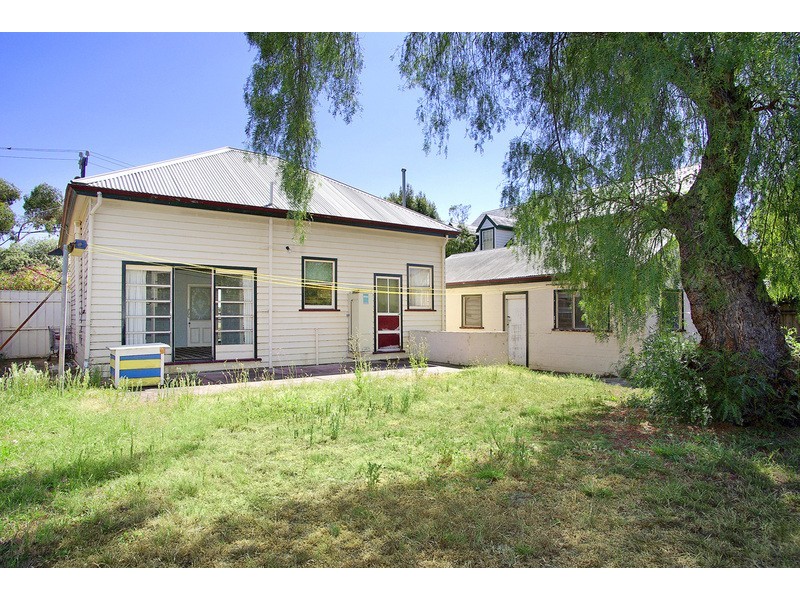 39 Read Street, Newtown VIC 3220