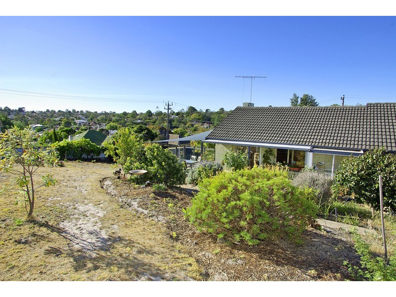 12 South Valley Road, Highton VIC 3216