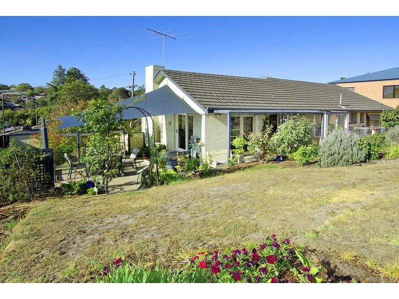 12 South Valley Road, Highton VIC 3216