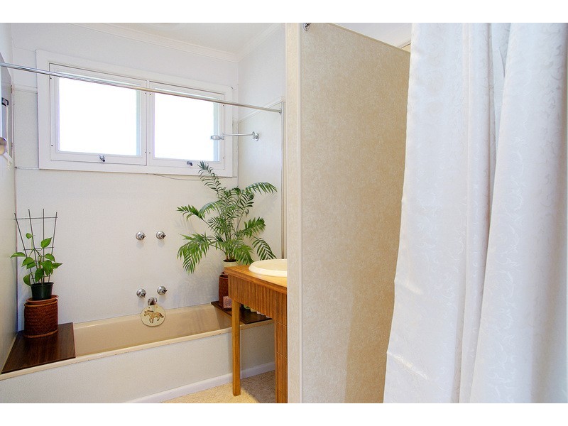 1/13 Glamis Street, Newtown VIC 3220