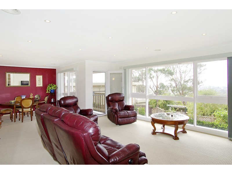 2 Teasdale Court, Highton VIC 3216