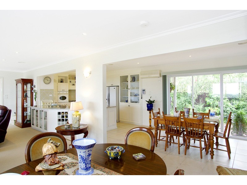 2 Teasdale Court, Highton VIC 3216