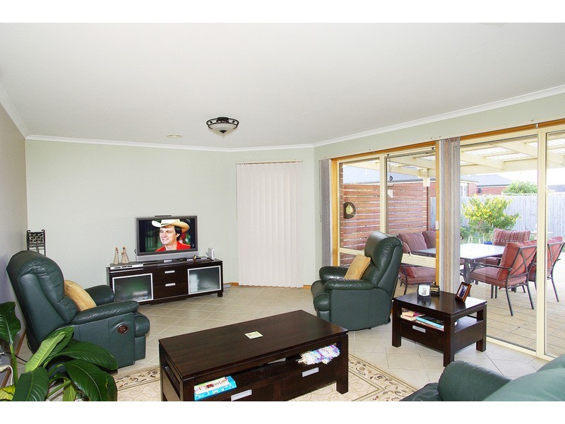 2 Blue Gum Place, Grovedale VIC 3216