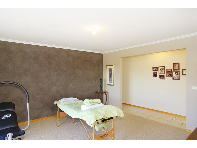 2 Blue Gum Place, Grovedale VIC 3216
