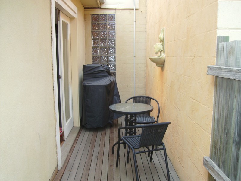 11 Holyrood Avenue, Newtown VIC 3220