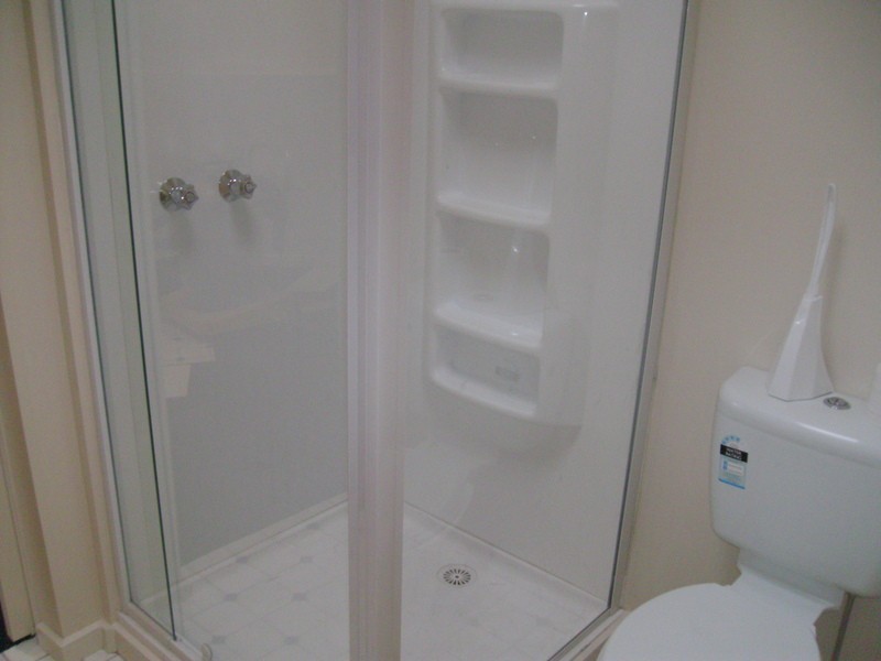 11 Holyrood Avenue, Newtown VIC 3220