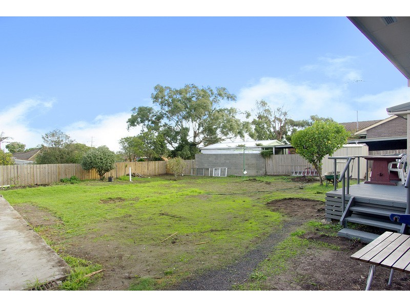 7b Gallois Gardens, Leopold VIC 3224
