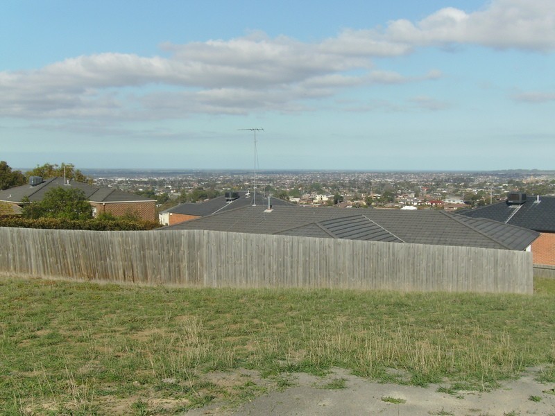 6 Hillcrest Court, Highton VIC 3216