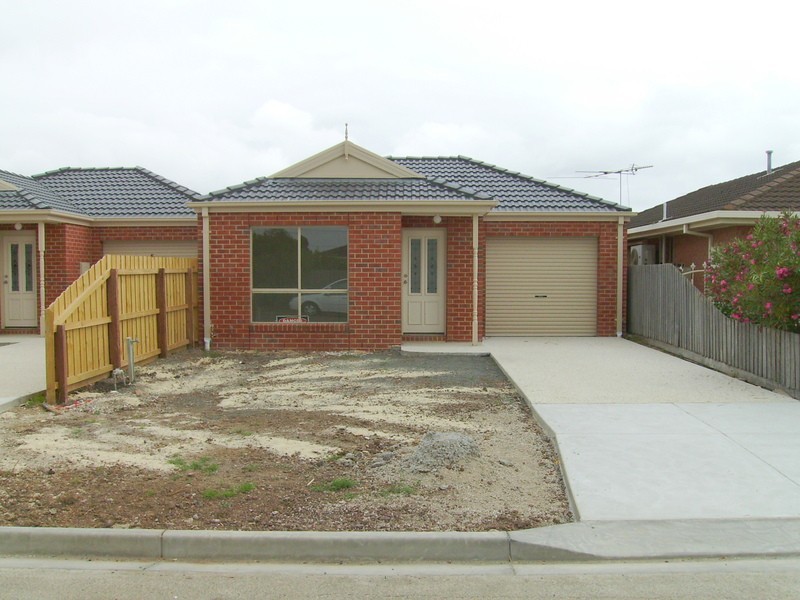 1 & 2/12 Patrick Street, Whittington VIC 3219