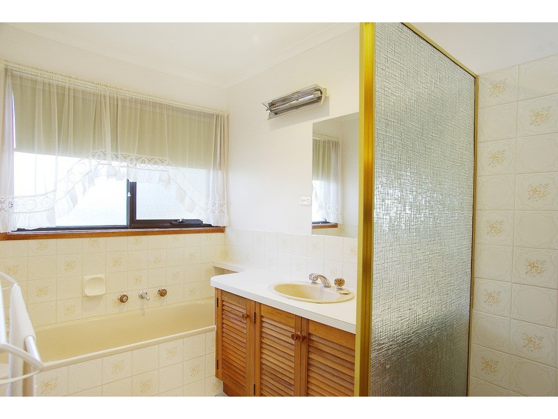 2/5 Lawrence Street, Leopold VIC 3224