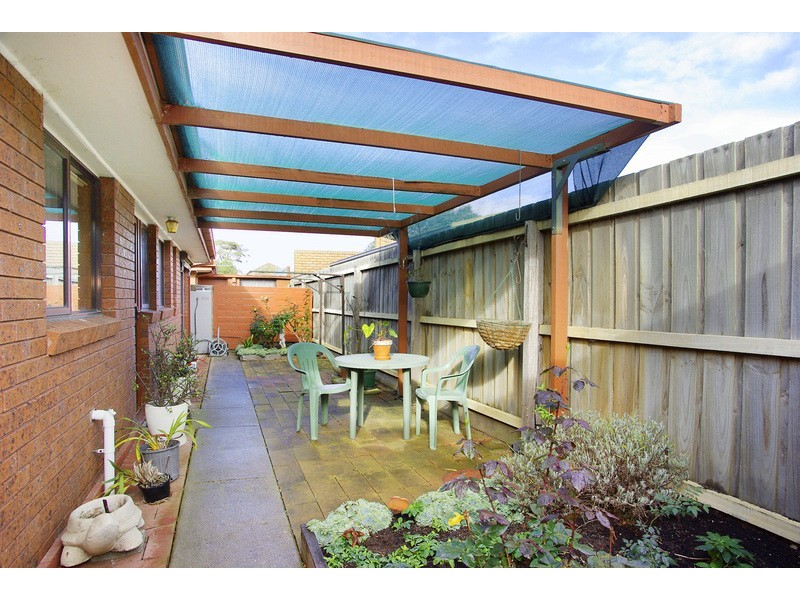 2/5 Lawrence Street, Leopold VIC 3224