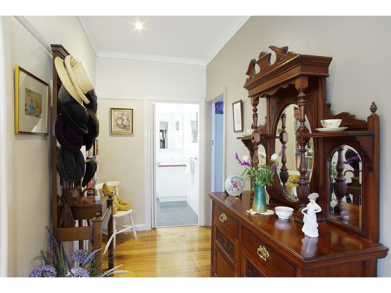 15 Charlotte Avenue, Newcomb VIC 3219