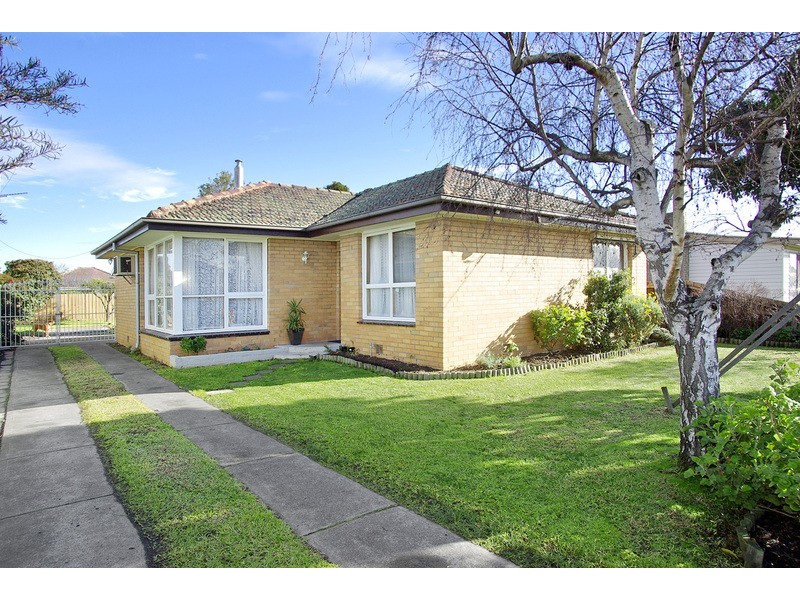 42 Poplar Street, Newcomb VIC 3219