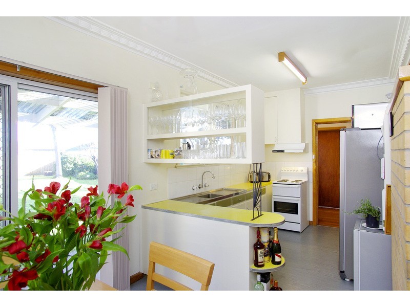 42 Poplar Street, Newcomb VIC 3219