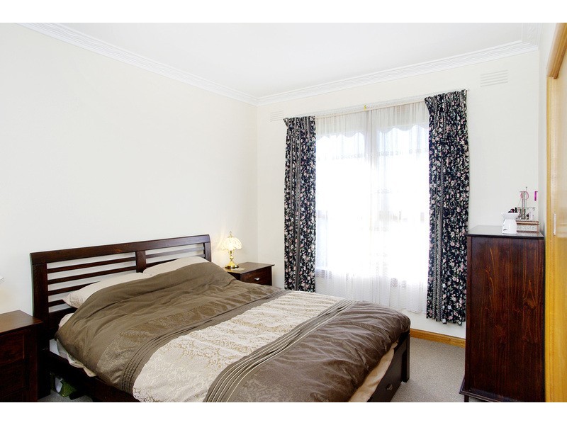 42 Poplar Street, Newcomb VIC 3219