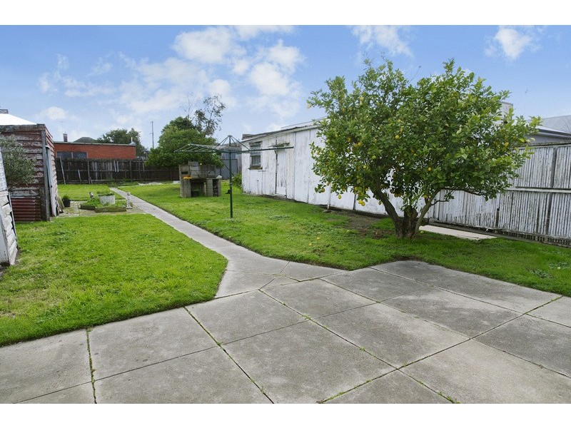 88 West Fyans Street, Newtown VIC 3220
